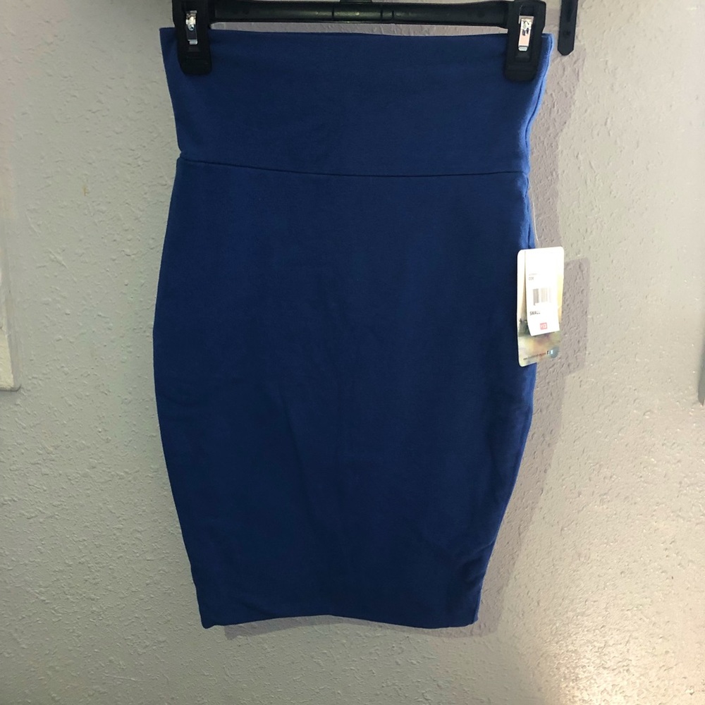 Navy pencil skirt